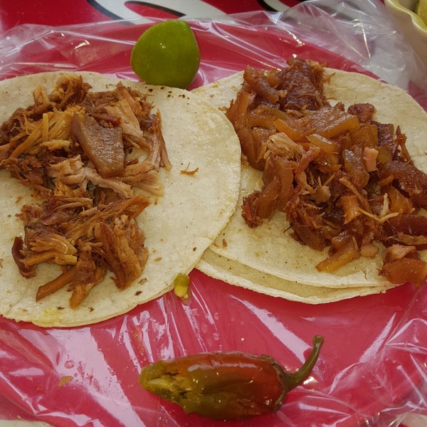 Photo taken at Carnitas Las Duarte by Martha Christele H. on 7/9/2017