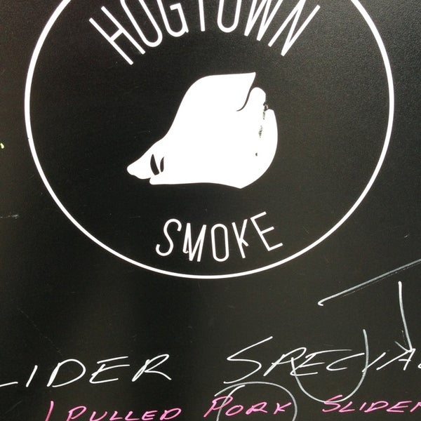 Foto tirada no(a) Hogtown Smoke por Marco B. em 5/17/2013
