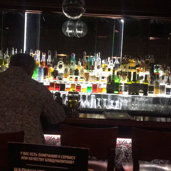 รูปภาพถ่ายที่ InTouch Cocktail Bar โดย Виталий เมื่อ 11/2/2016