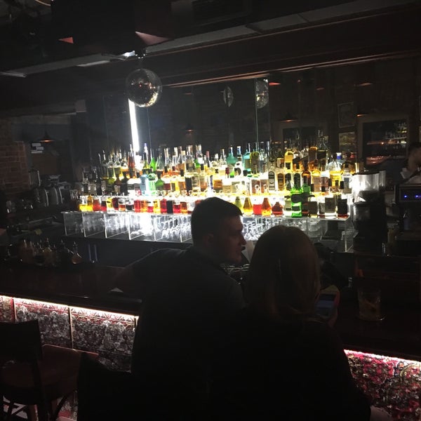 รูปภาพถ่ายที่ InTouch Cocktail Bar โดย Виталий เมื่อ 6/20/2017