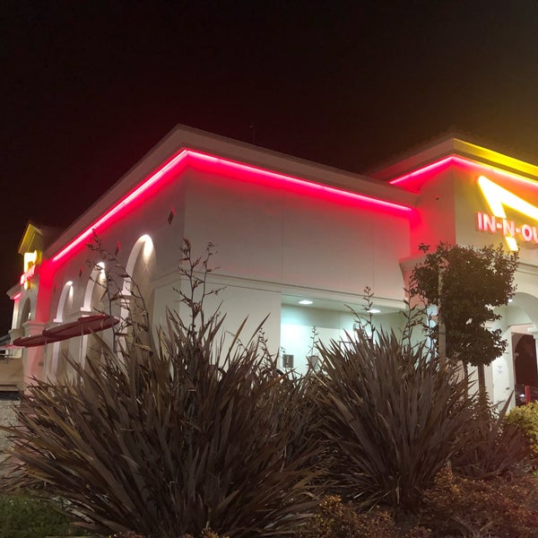 Photo taken at In-N-Out Burger by Colby A. on 8/11/2018