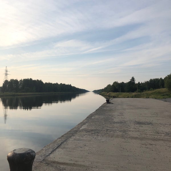 Пристань химки. Жк город яхт. Причалы по каналу. Причалы по каналу. Парк культуры - новоспасский причал.
