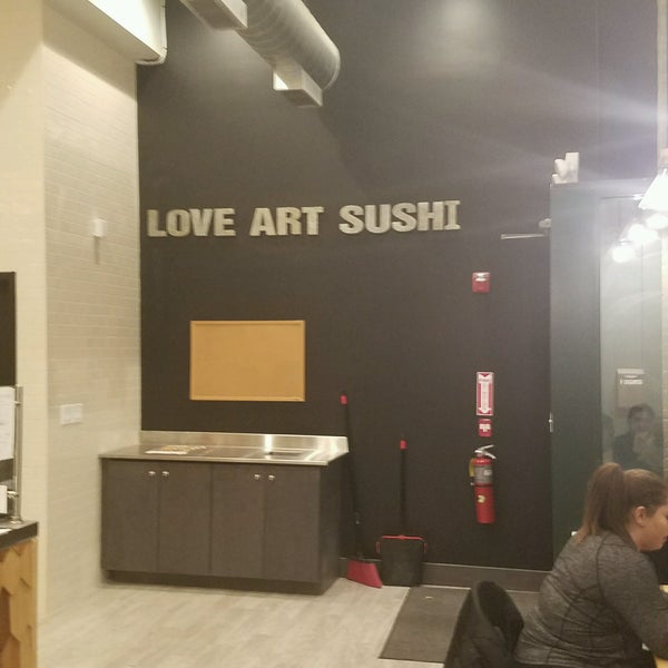 Снимок сделан в Love Art Sushi пользователем Rich A. 1/27/2017