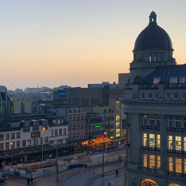Welcoming, energetic and engaged staff that do everything to make your stay unforgettable. The rooms on the 5th floor have an amazing view over Amsterdam. Get up early to see the sunrise.