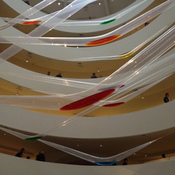5/8/2013 tarihinde Nadezhda S.ziyaretçi tarafından Solomon R Guggenheim Museum'de çekilen fotoğraf