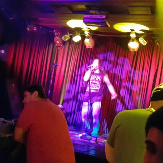 5/29/2015 tarihinde Svetlin N.ziyaretçi tarafından Karaoke Bar'de çekilen fotoğraf