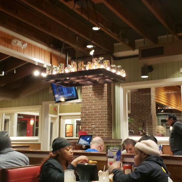 Photo taken at Chili&#39;s Grill &amp; Bar by Brian L. on 1/27/2019