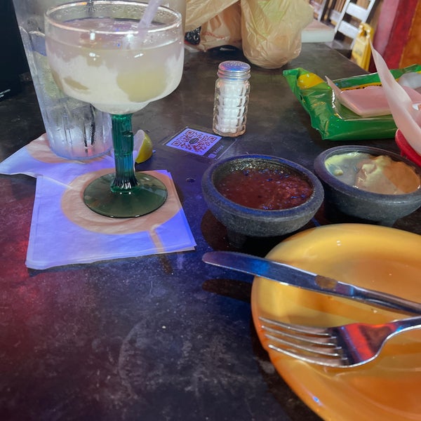 Photo taken at El Tiempo Cantina - Westheimer by Mark B. on 7/2/2021