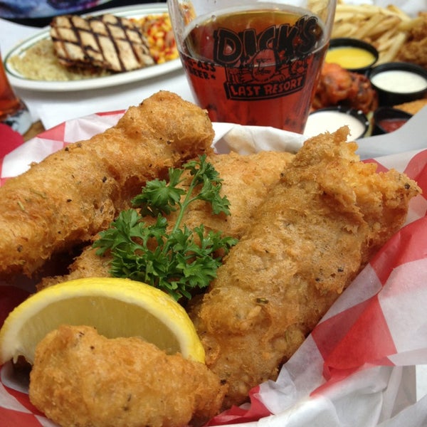 Photo taken at Dick&#39;s Last Resort by Kyle P. on 8/16/2013
