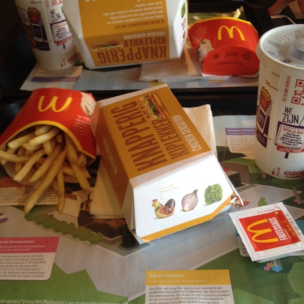 Снимок сделан в McDonald&#39;s пользователем Zuzu 8/19/2014
