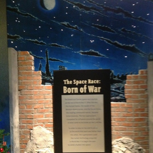 12/9/2012에 Jon S.님이 Armstrong Air &amp; Space Museum에서 찍은 사진