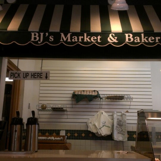 Photo taken at BJ&#39;s Market &amp; Bakery by NaTia S. on 7/28/2013