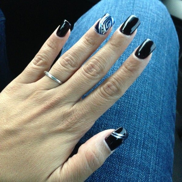 Golden Nails Nail Salon in Naples