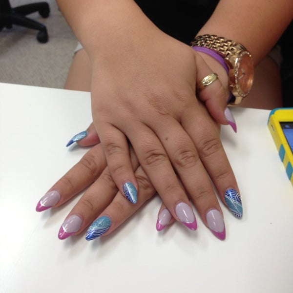 Golden Nails Nail Salon in Naples