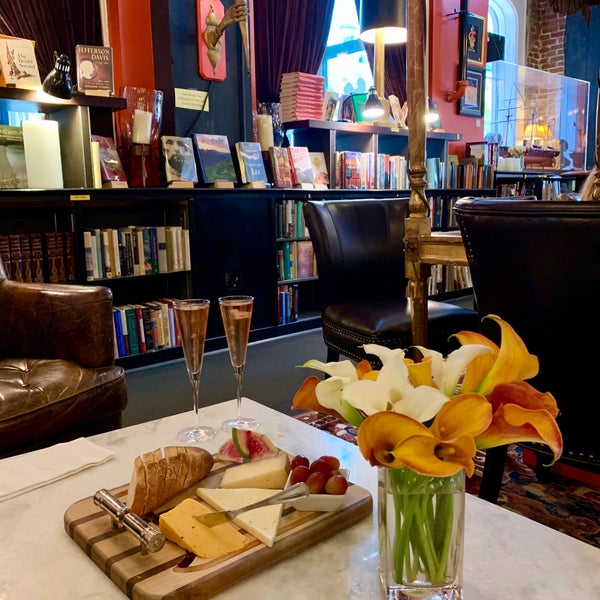 Photo taken at Battery Park Book Exchange And Champagne Bar by Amanda I. on 10/13/2019