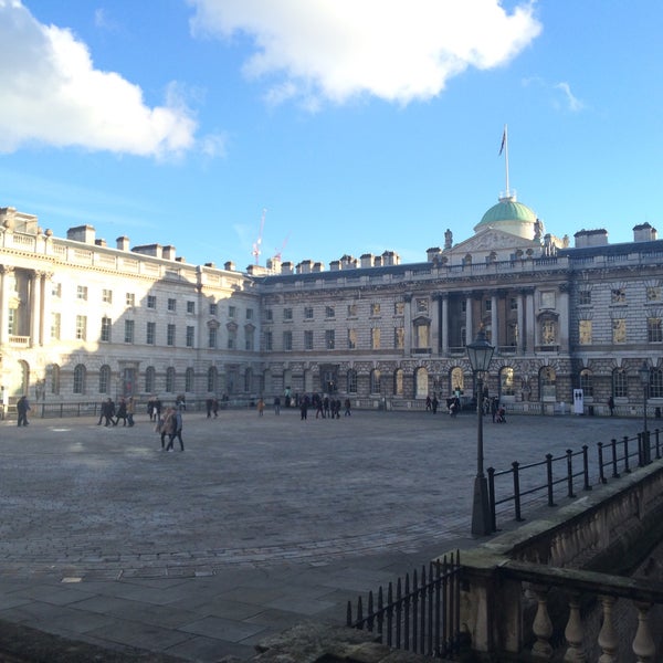 1/17/2015 tarihinde Amanda I.ziyaretçi tarafından Somerset House'de çekilen fotoğraf