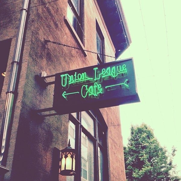 Foto tirada no(a) Union League Cafe por Ben P. em 8/31/2013