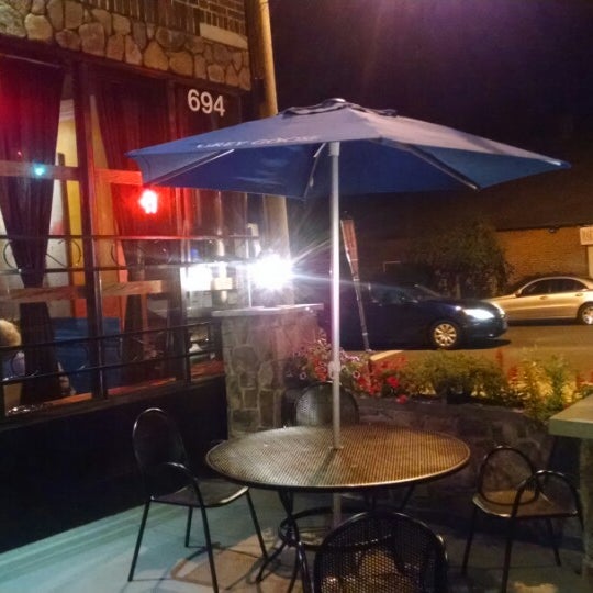8/16/2014 tarihinde Ken S.ziyaretçi tarafından Ola Restaurant'de çekilen fotoğraf
