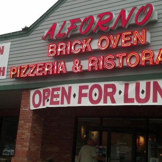 Foto diambil di Alforno Trattoria • Bar • Pizza oleh Ken S. pada 7/23/2013
