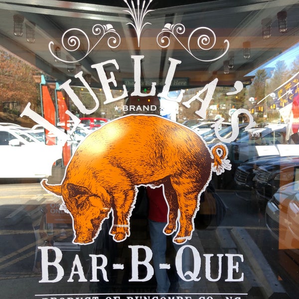 รูปภาพถ่ายที่ Luella&#39;s Bar-B-Que โดย Bob W. เมื่อ 1/31/2018