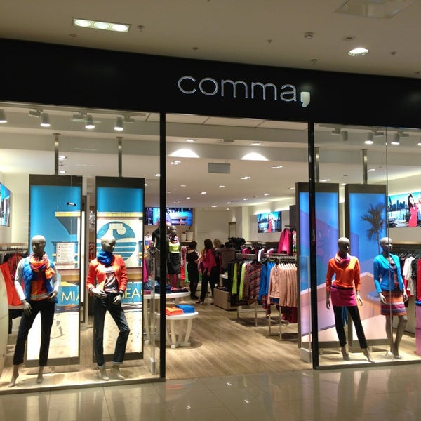 Comma одежда владивосток. Comma логотип масла. Comma фото магазина. Comma одежда. Comma бренд одежды.
