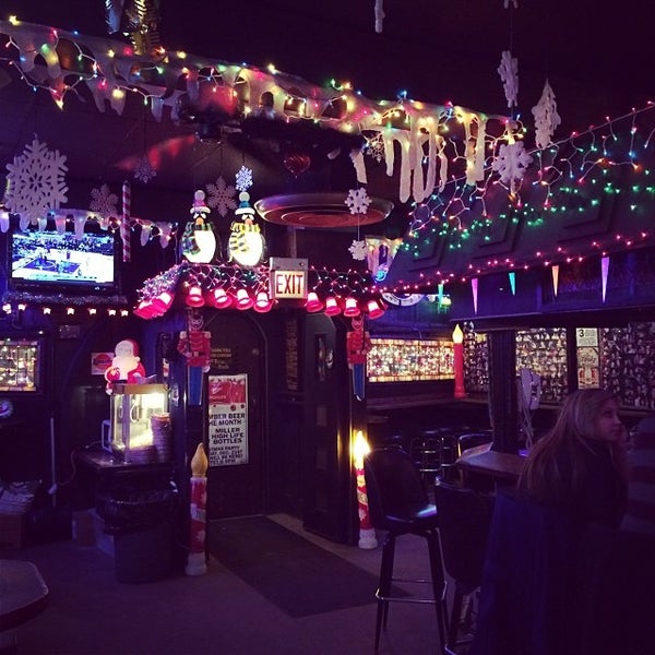 Friar Tuck's Bar in Lake View East