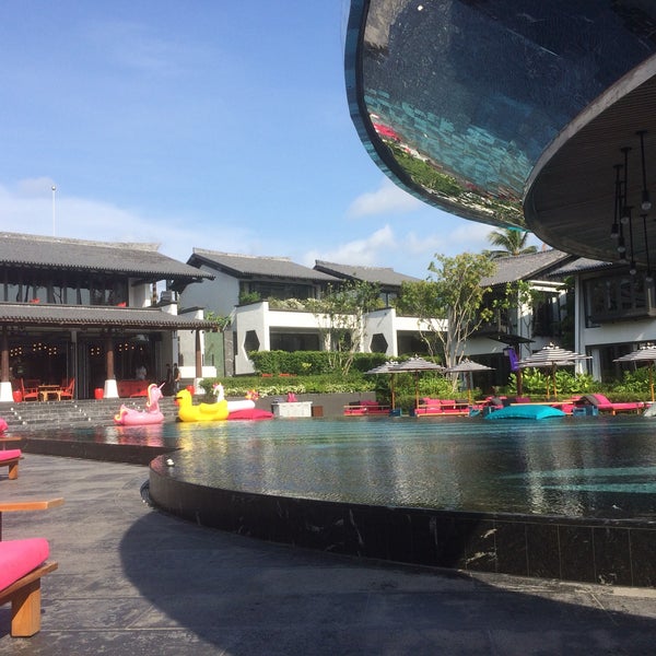 4/1/2018 tarihinde Evgeniy P.ziyaretçi tarafından Baba Beach Club Phuket Luxury Hotel'de çekilen fotoğraf