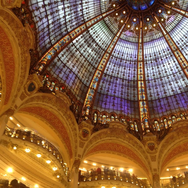Photo taken at Galeries Lafayette Haussmann by Syoutaro Y. on 4/12/2013