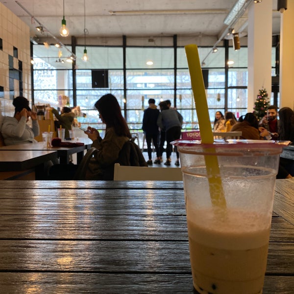 Foto diambil di YoYo! Fresh Tea Bar oleh Caroline pada 12/29/2019