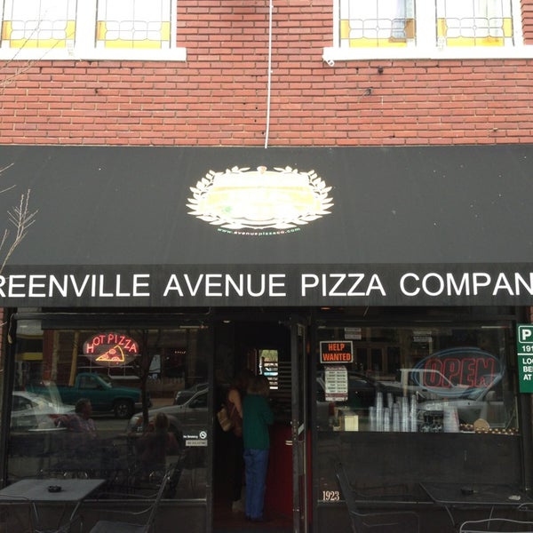 Photo taken at Greenville Avenue Pizza Company by j w. on 3/30/2013