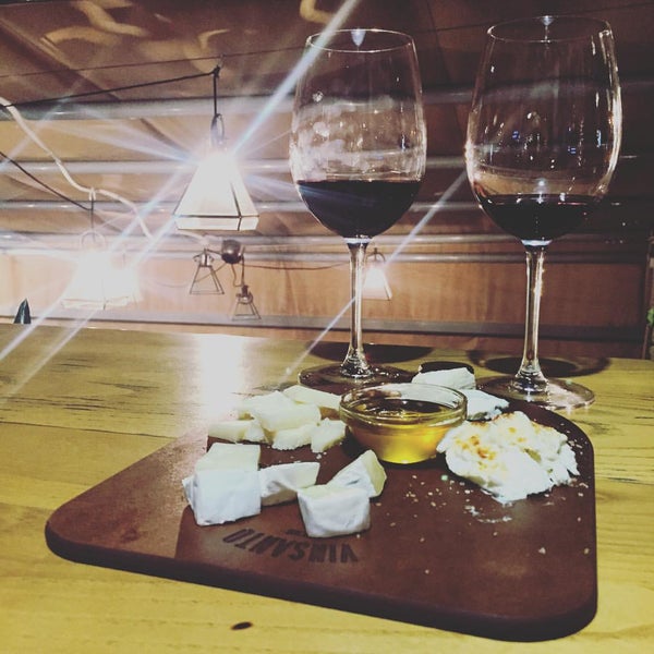 9/15/2015에 sveta d.님이 Vinsanto Wine Bar에서 찍은 사진