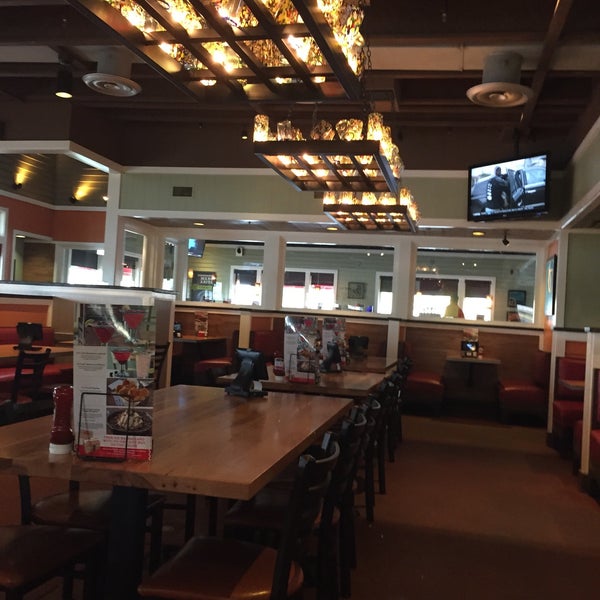 Photo taken at Chili&#39;s Grill &amp; Bar by Dawnmarie F. on 1/10/2015