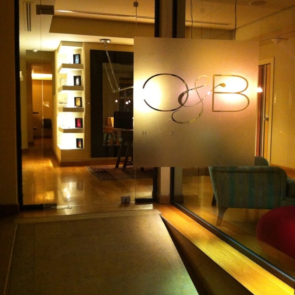 Das Foto wurde bei O&amp;B Athens Boutique Hotel von J L. am 10/5/2013 aufgenommen