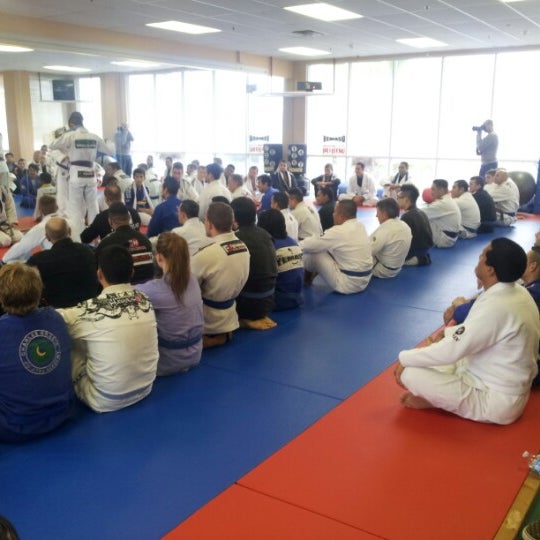 Das Foto wurde bei Sacramento BJJ - Yemaso Brazilian Jiu-Jitsu von R A. am 11/17/2012 aufgenommen