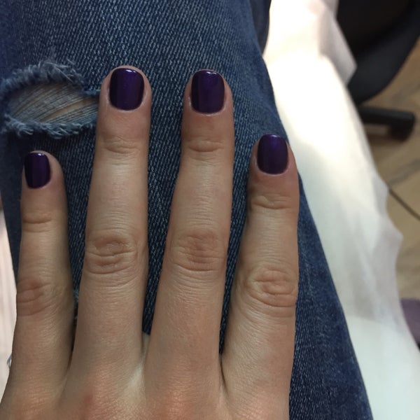 Эко салон красоты. Комби маникюр с покрытием гель лак. Маникюр митино. Ногти в митино красивые. Маникюр митино.