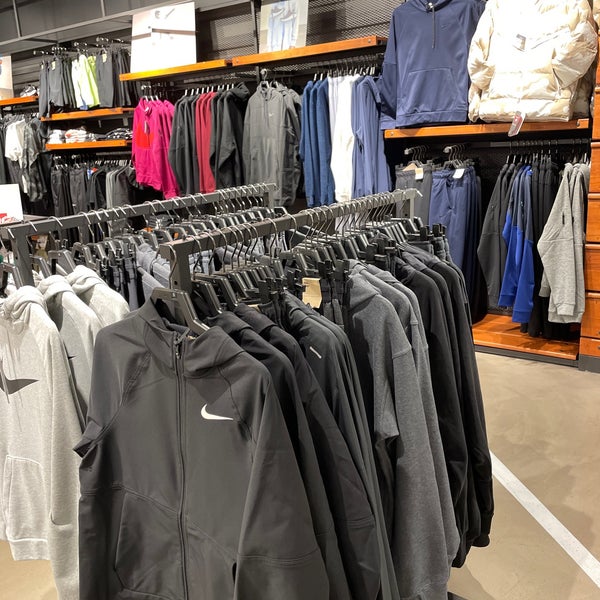 Nike store waterfront online