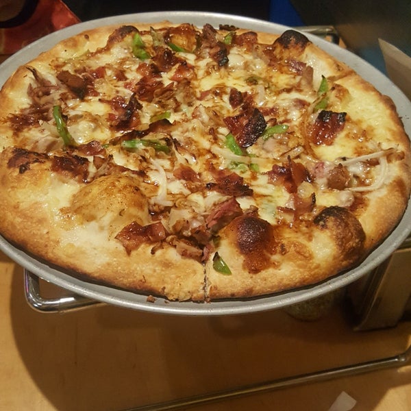 4/2/2018にStylenu B.がSavage Pizzaで撮った写真