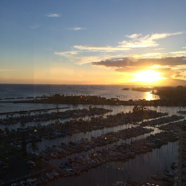 Das Foto wurde bei Waikiki Marina Resort at the Ilikai von Aya N. am 7/8/2014 aufgenommen