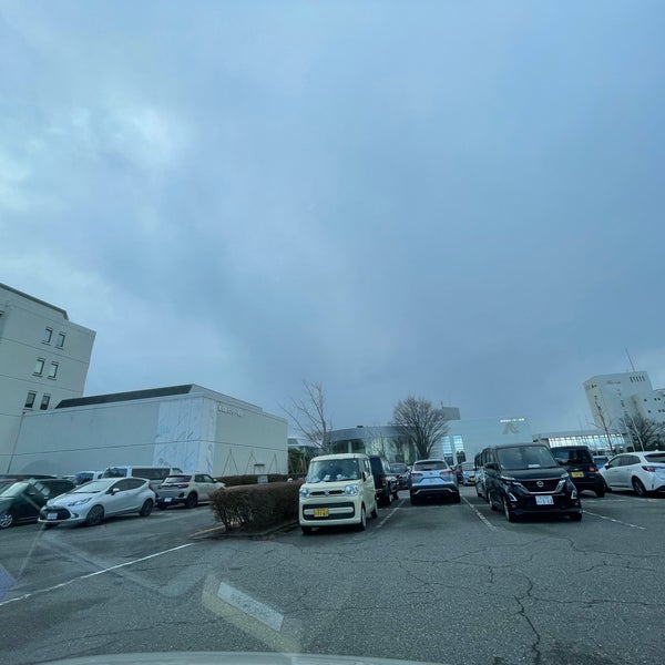 石川県地場産業振興センター 新館 金沢市、石川県 石川県地場産業振興センター 新館 金沢市、石川県