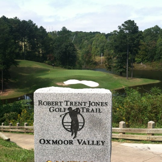 Das Foto wurde bei Robert Trent Jones Golf Trail at Oxmoor Valley von Matt G. am 10/6/2012 aufgenommen
