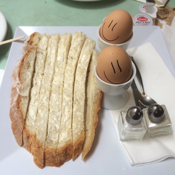 8/29/2015에 Elvan S.님이 Hendrickx Belgian Bread Crafter에서 찍은 사진