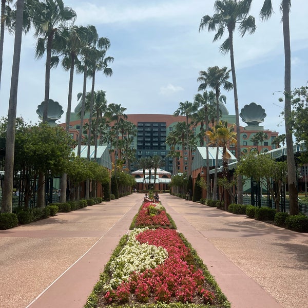 Foto tomada en Walt Disney World Dolphin Hotel  por Elvan S. el 5/20/2022