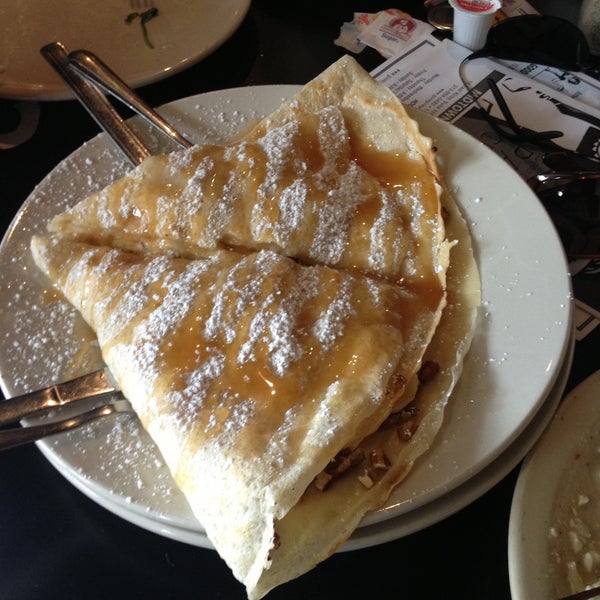 Photo taken at Good Girls Go To Paris Crepes by Elvan S. on 9/21/2013
