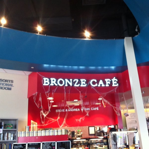 10/23/2013에 Marc G.님이 Bronze Cafe에서 찍은 사진