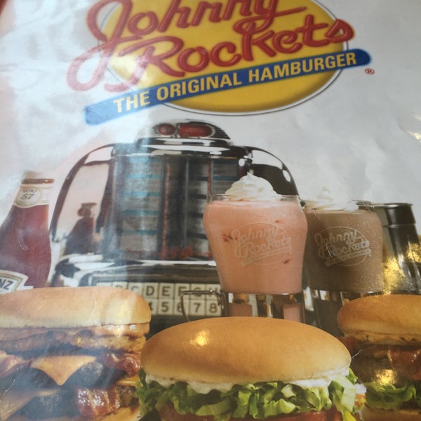 Photo taken at Johnny Rockets by Jorge R. M. on 3/1/2015