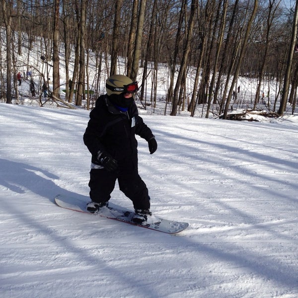 2/16/2014 tarihinde Alex F.ziyaretçi tarafından Devil&#39;s Head Ski Resort'de çekilen fotoğraf