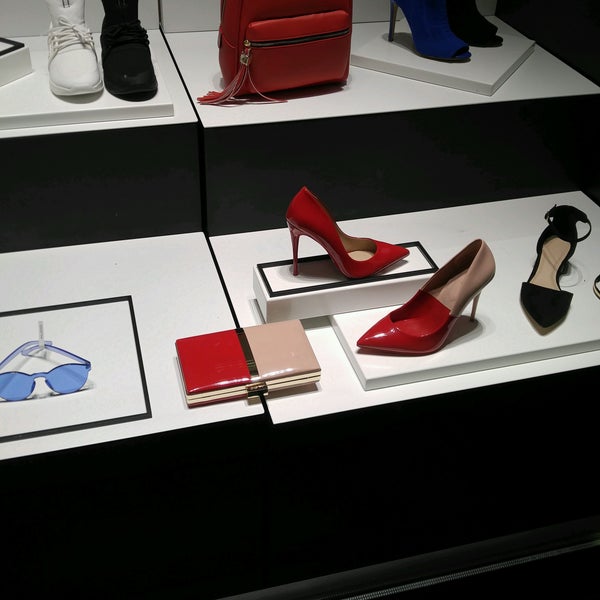 Aldo oak court shop