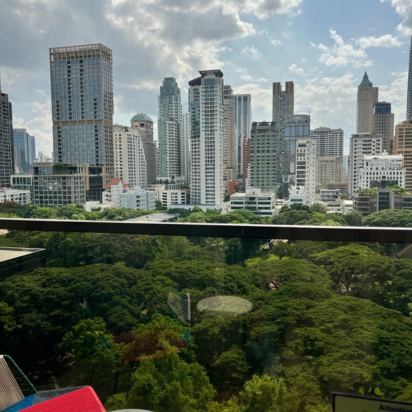 Photo taken at Hotel Indigo Bangkok Wireless Road by Danne D. on 8/13/2023