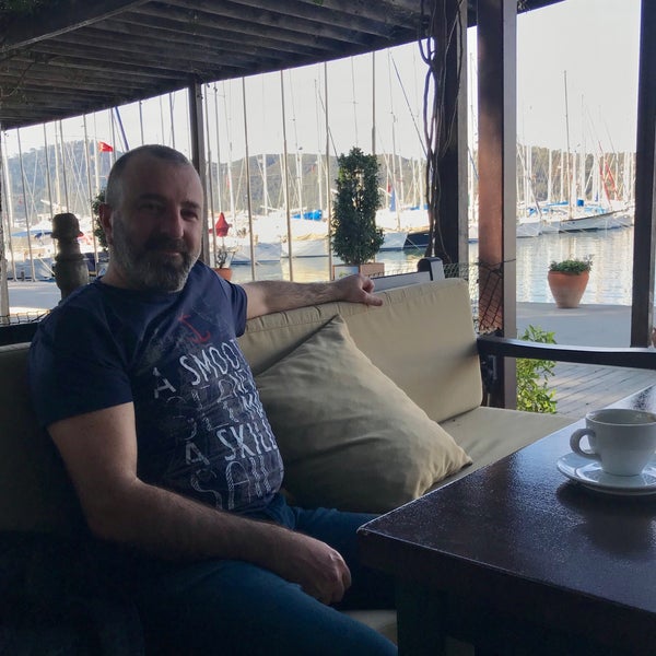 Photo taken at Mod Yacht Lounge by Alper Ö. on 3/11/2018