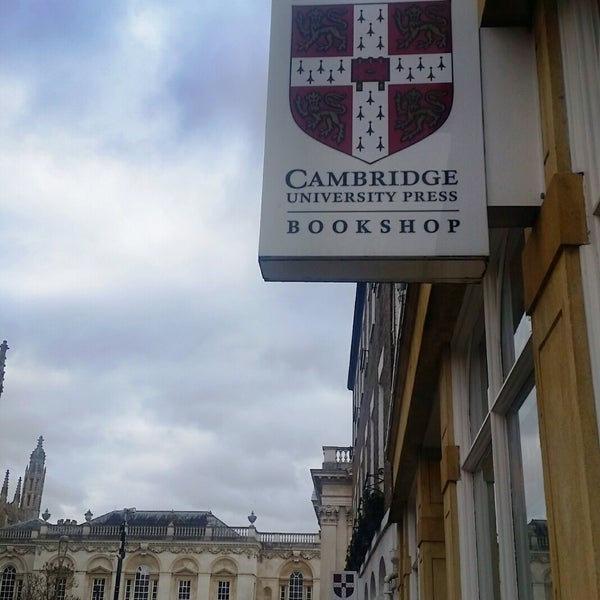 Foto tirada no(a) Cambridge University Press Bookshop por Jaynell P. em 1/28/2019